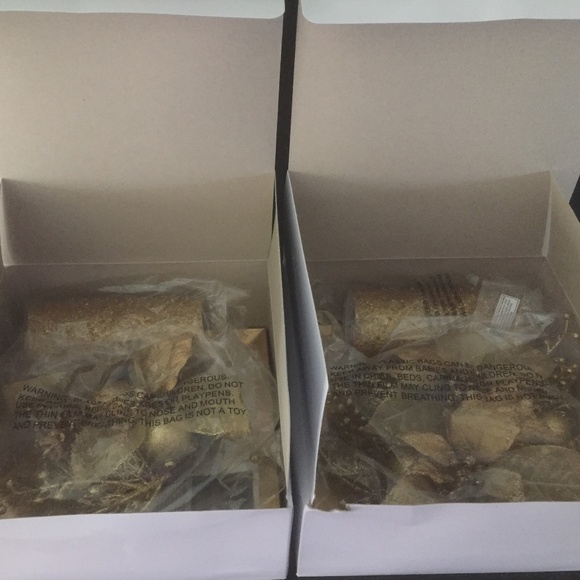 Valerie Parr Hill Set of 2 Battery Operated Flameless Candles/Floral Rings/Trays - Picture 5 of 6